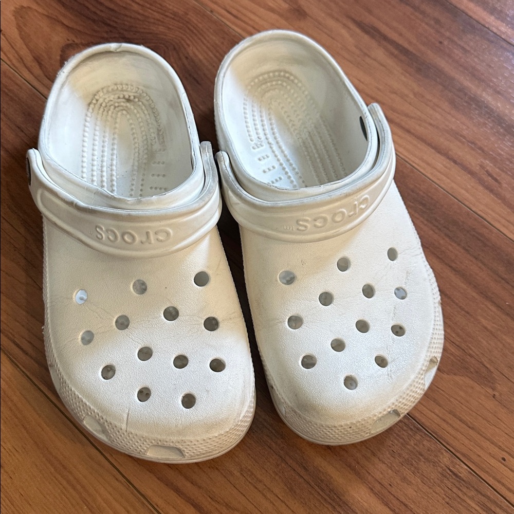 CROCS Classic White Clogs